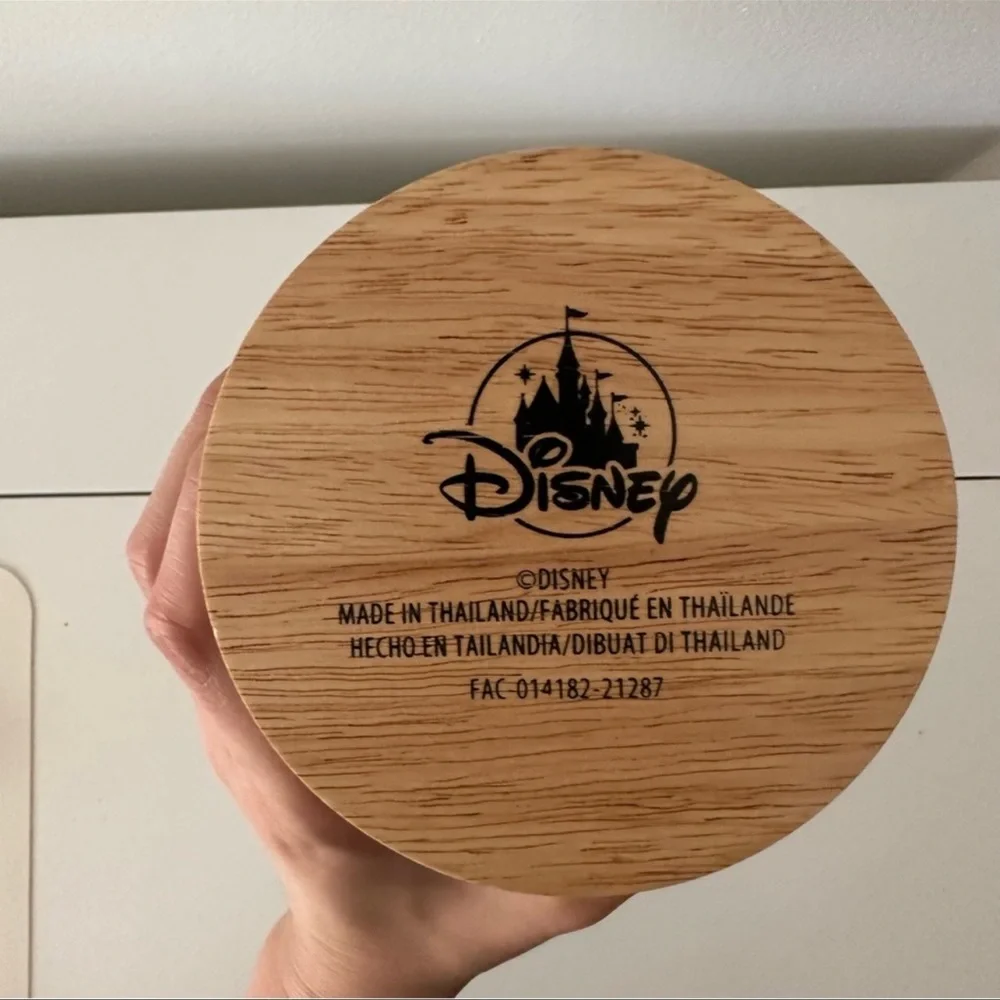 Disney - Picture 3 of 3